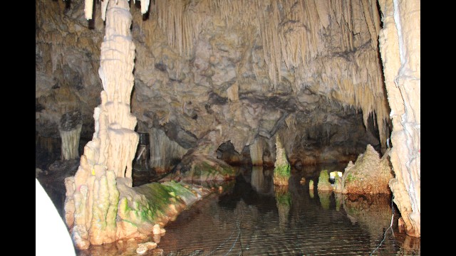 Tropfsteinhöhle in Diros